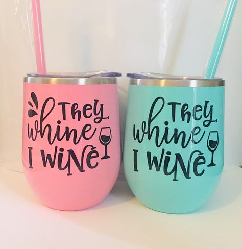 Rose Gold Tumbler, Traveling Vineyard, Mom Wine Glass, Wine Glass Sayings, Gold Tumbler, Wine Mom, Christmas Metal, Cup Ideas, Tumbler Cups Diy