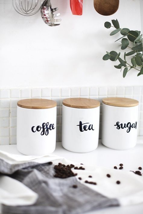 How gorgeous are these minimalist kitchen containers for coffee, tea + sugar? Coffee Canisters, Minimalist Dekor, Coffee Storage, Tea Diy, Sugar Jar, Kitchen Containers, Personalized Kitchen, Diy Mothers Day Gifts, Kitchen Canisters