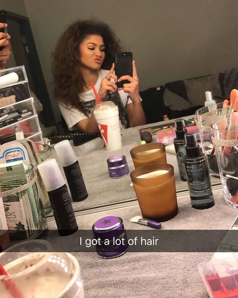 Zendaya via Snapchat (Zendaya_96) I got a lot hair. Zendaya Snapchat, Zendaya Maree Stoermer Coleman, Zendaya Outfits, Zendaya Style, The Greatest Showman, Zendaya Coleman, Woman Crush, Hair And Makeup, Looks Style