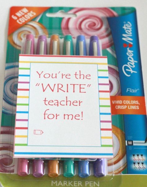 Here is an easy gift for teacher appreciation week. All you have to do is print this free printable and tape it to a pack of pens, pencils or markers. Pen Gift Tag, Teacher Gift Printables, Appreciation Gifts Diy, Teacher Appreciation Gifts Diy, Creative Diy Gifts, Diy Holiday Gifts, School Teacher Gifts, Diy Teacher Gifts, Staff Appreciation