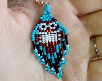 Bead Buddies, Seed Bead Projects, Seed Bead Jewelry Patterns, Beaded Jewelry Earrings, Beaded Earrings Native, Beaded Earrings Diy, Native American Beaded Earrings, Beading Patterns Free, Native American Style