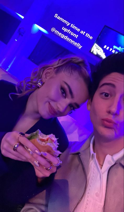 Disney Bloopers, Dexter Charming, Milo Manheim, Love Milo, Meg Donnelly, Boy Best Friend Pictures, Disney Cast, Zombie Disney, Crush Advice