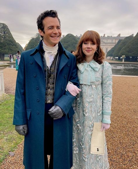 Luke Thompson Germany | New BTS picture of season 3 💫 📸 @netflixuk #lukethompson #lukethompsongermany #bridgerton #bridgertonseason3 #bridgertonseason2… | Instagram Claudia Jessie, Luke Thompson, Shonda Rhimes, Tv Romance, Royal Aesthetic, Regency Romance, Julia Quinn, Bright Smile, Romance Movies