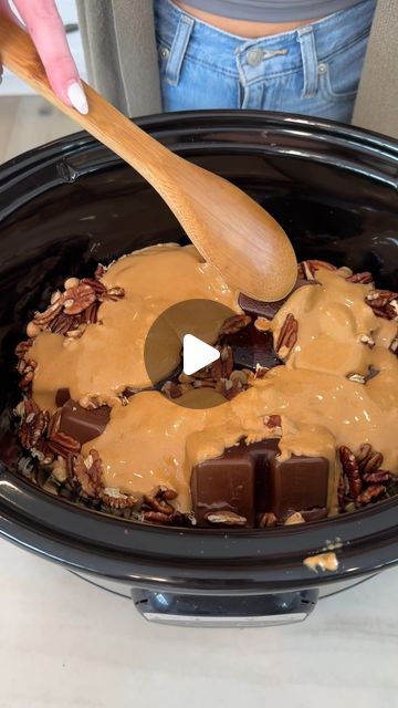 But Would You Eat It? on Instagram: "back at it again with another crock pot recipe 🍫🥜🍬 #crockpotrecipes #crockpotmeals #easydessert #familymeals #mealplanning #dessertrecipe" Crockpot Candy Recipes, Slow Cooker Candy, Crockpot Candy, Crock Pot Recipe, Christmas Appetizers Party, Slow Cooker Desserts, Back At It Again, Candy Desserts, Crock Pot Cooking