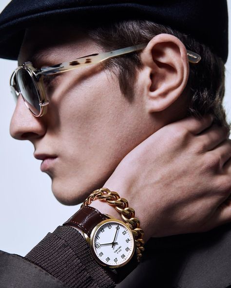 TOM FORD on Instagram: “An essential accessory for every man’s look - the TOM FORD Timepiece. #TOMFORD #TFTIMEPIECES” Watch Photoshoot, Jewelry Shoot, Eyewear Photography, Men's Watch Accessories, Men Photography, Watch Fashion, Rolex Men, Tom Ford Sunglasses, Photography Poses For Men