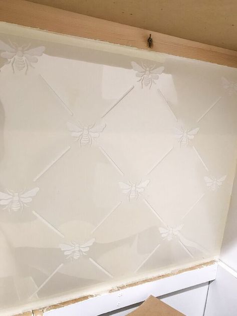 ADD A FAUX BACKSPLASH TO YOUR KITCHEN OR PANTRY EASILY WITH MY FAVORITE TIPS Kitchen Stencil Backsplash, Backsplash Stencil Ideas, Faux Backsplash, Stencil Backsplash, Backsplash Stencil, Easy Kitchen Renovations, Faux Brick Backsplash, Pantry Renovation, Bee Stencil