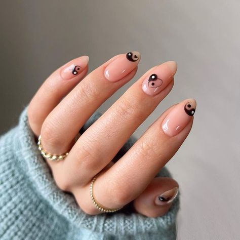 Yin Yang Nails, Planet Nails, Goth Nails, Pretty Gel Nails, Minimalist Nails, Heart Nails, Dream Nails, Pretty Acrylic Nails, Valentine's Day Nails