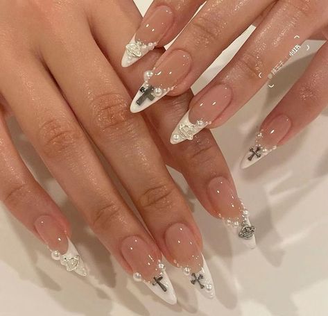 Nail Inspo Trendy, Cross Nails, Fake Nails Designs, Hippie Nails, Nail Drawing, Edgy Nails, Glamorous Nails, Pretty Gel Nails, Almond Nails Designs