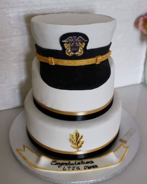 Navy Officer cake. All edible, and yes the hat it's a cake too.  Torta militare, tutta commestibile anche il cappello. 🍰❤️ Thesweettastes… Sugar Rush, Amazing Cakes, Cupcake Cakes, Rush, Cake Decorating, Google Search, Navy, Cake, Hats