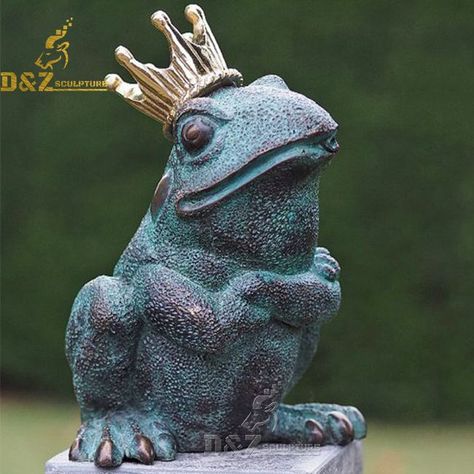 frog with crown garden statue Garden Frog Statue, Garden Animal Statues, Princesa Tiana, Magical House, Bronze Sculpture Animal, Garden Frogs, Garden Figures, Frog Statues, Giant Tree