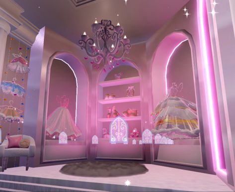 #royalehigh Royale High Dorm Closet, Royle High, High Room Ideas, Kawaii Rooms, Cute Dorm Ideas, Rh Combos, Roblox Builds, Rh Dorm, Dorm Layout