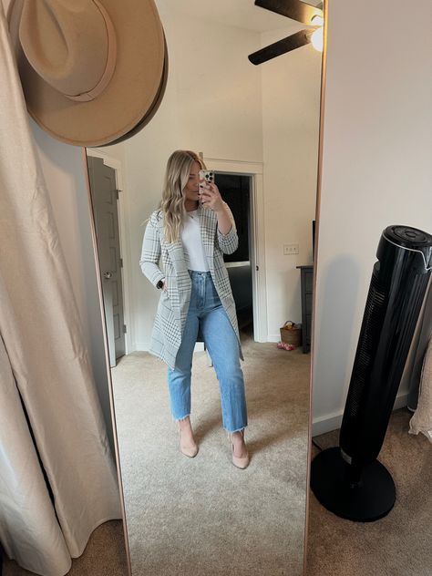 #jacket #cardigan #jeans #pumps #casual Business Casual Jean Jacket, Post Baby Outfit, Jeans Pumps, Business Casual Jeans, Cardigan Jeans, Work Fits, Jacket Cardigan, Lapel Jacket, Trendy Fashion Tops