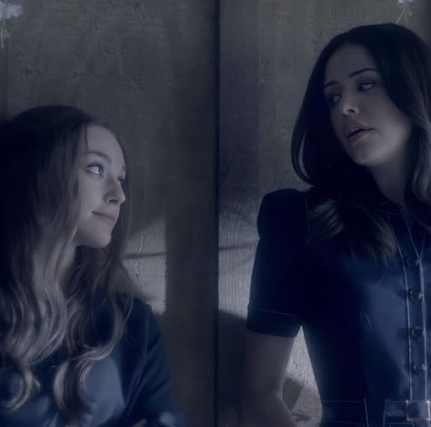 Hope Mikaelson And Josie Saltzman, Josie And Hope, Josie Aesthetic, Heir Aesthetic, Hosie Legacies, Hope And Josie, Hope Mikaelson Aesthetic, Mikaelson Aesthetic, I Care Too Much