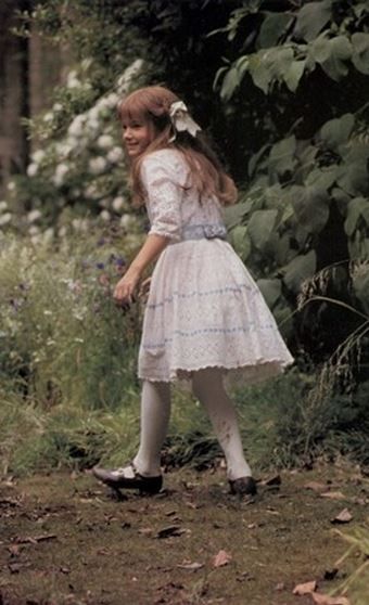 The Secret Garden Characters, The Secret Garden 1993, Kate Maberly, Book Themed Birthday Party, Nutcracker Costumes, Sea Aesthetic, Gardening Outfit, The Secret Garden, Magical Garden