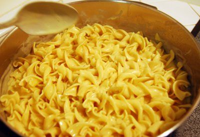 Mixing honey mustard sauce into finished noodles. Honey Mustard Pasta, Mustard Pasta, Easy Honey Mustard, Big Dinner, Honey Mustard Dressing, Honey Mustard Sauce, Mustard Sauce, Eat To Live, Chicken Lovers