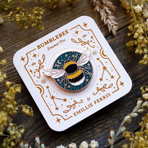 Enamel Pin Collection, Bee Pin, Pretty Pins, Cool Pins, Enamels, Hard Enamel Pin, Metal Pins, Cute Pins, Hoop Art