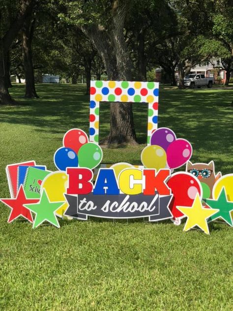 www.signgypsies.com School Reopening Ideas, School Reopening Decoration, Selfie Stand Ideas For School, Selfie Stand, Craft Work For Kids, School Board Decoration, School Door Decorations, Welcome To School, Preschool Classroom Decor