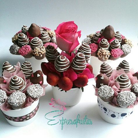 Covered Strawberries Ideas, Chocolate Covered Strawberries Ideas, Best Chocolate Covered Strawberries, Valentines Arrangements, Chocolate Strawberries Bouquet, Strawberries Ideas, Edible Fruit Arrangements, Bolo Super Mario, Chocolate Covered Strawberries Bouquet