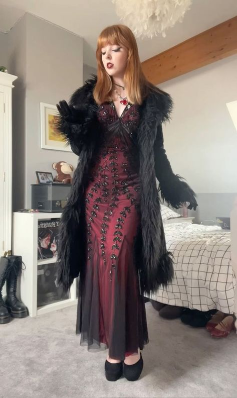 Vampire Outfit Plus Size, Funky Goth Outfits, Lilith In Aries Outfit, Whimsigoth Runway, Horror Movie Outfit Ideas, Vampire Gothic Fashion, Queen Of The Damned Outfits, Goth Slip Dress, Afycso Outfit