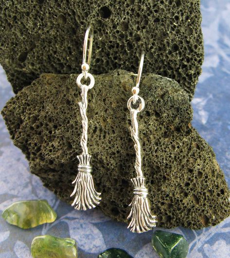 These tiny broomsticks are detailed with wood textures on the broom handle and flared bristles towards the bottom. The wax model for the earring charms was carved entirely by hand and cast using the ancient lost wax process. - Material: 100% Sterling Silver - Weight: 3.4 grams - Overall height of earring: 1-1/2 inches (38 mm) - Height of broomstick only: 1 inch (25 mm) - Designed and made entirely in the USA - Original hand-carved design by Norma @ Woot&Hammy - Item number: wh225e How I ship: I Finding Feathers, Halloween Alternatives, Witches Broomsticks, Jewelry Wax, Pentagram Pendant, Hummingbird Pendant, Broom Handle, Sweet Necklace, Feather Ring