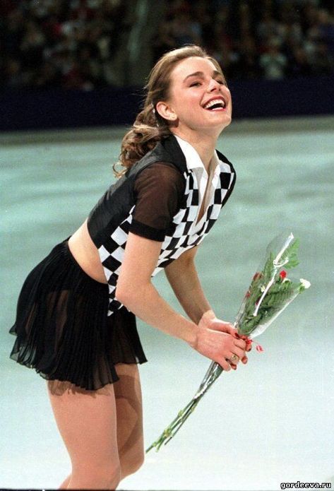 Sergei Grinkov, Ekaterina Gordeeva, Figure Ice Skates, Vintage Sport, Ice Dance, Sports Figures, Olympic Champion, Figure Skating Dresses, Female Figure