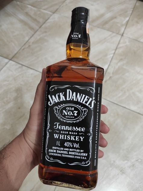 Whisky Jack Daniels Whisky Aesthetic, Alcohol Snapchat, Alcohol Snapchat Party, Snapchat Party, Dollars Money Wallpaper, Dollars Money, Money Wallpaper, Jack Daniels Distillery, Alcohol Bottles