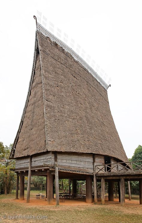 Bahnar Communal House, Vietnamese Museum of Ethnology, Hanoi Vietnamese Architecture Traditional, Communal House, Vietnamese Architecture, Natural Architecture, Vietnam Hanoi, Corrugated Iron, Vietnam Voyage, Roof Beam, Asian Architecture