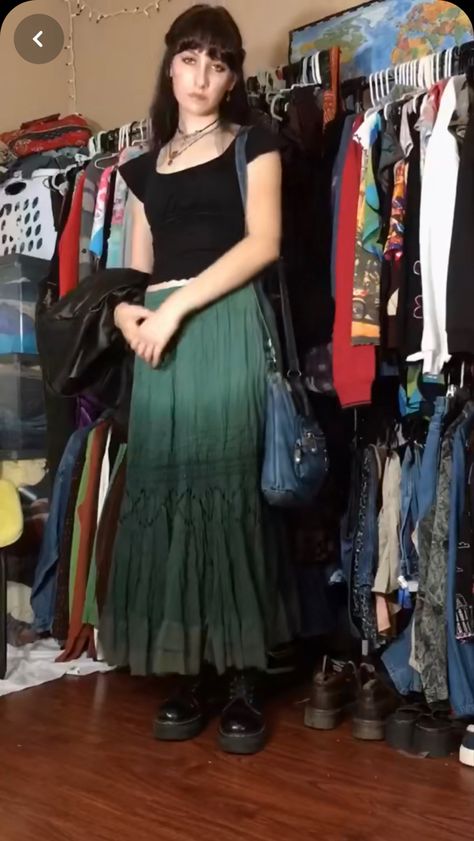 Whimsigoth Summer Outfits, Spring Maxi Skirt Outfit, Whimsigoth Summer, Granola Grunge, Whimsi Goth, 90s Maxi Skirt, Maxi Skirt Outfit, Spring Skirt Outfits, Thrift Inspo