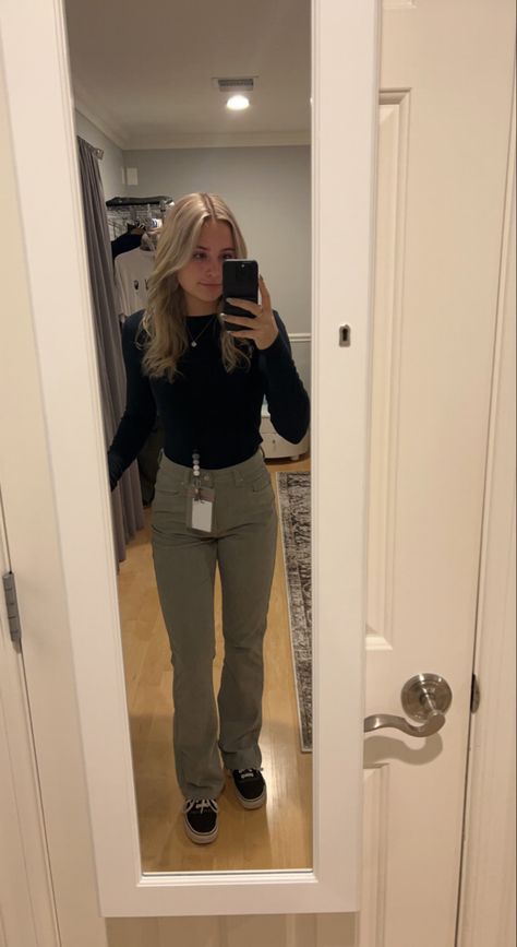 Comfy Retail Work Outfit, Hospital Job Outfit, Casual Hospital Work Outfit, School Nurse Outfits Casual, Daycare Job Outfit, Vet Receptionist Outfit, Daycare Teacher Outfits Casual, Hospital Receptionist Outfit, Retail Store Outfits Work