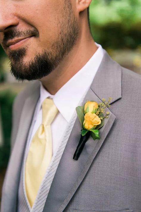 Yellow Wedding Suit, Suit With Yellow Tie, Gray Wedding Suit, Bestman Suit, Pale Yellow Bridesmaid Dresses, Pale Yellow Weddings, Yellow Wedding Cake, Grooms Men, Groom And Groomsmen Suits