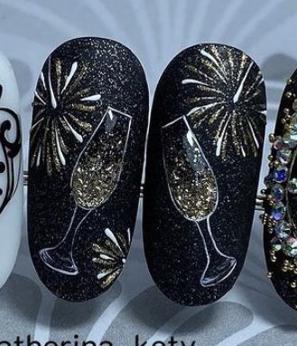 Xmas New Years Nails, New Yrs Nails Nailart, Christmas/new Years Nail Designs, Black Xmas Nails Art Designs, New Year Eve Nails Ideas, Nails Happy New Year, Classy New Years Nails, New Year Nails Design 2024, Christmas/new Years Nails