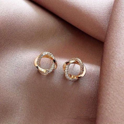 Faster shipping. Better service Small Earrings Gold, Needle Earrings, Classy Earrings, Gold Earrings Models, Earrings Luxury, Color Wedding, Knot Earrings, Gold Earrings Designs, Flower Stud