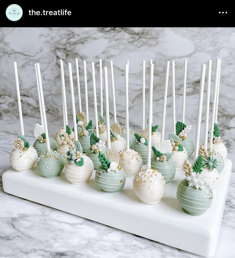 Green Cupcakes Ideas, Sage Green Cupcakes, Décoration Baby Shower, Sage Green Baby Shower, Green Cupcakes, Wedding Cake Pops, My Homies, Cupcakes Ideas, Baby Shower Cake Pops