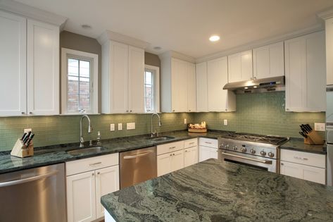 Green Stone Countertops Kitchen, Concrete Countertops With Green Cabinets, Green Stone Countertops, Green Kitchen Counter, Kitchen With Green Countertops, Green Countertops Kitchen, Green Quartz Countertop, Green Kitchen Countertops, Green Granite Kitchen