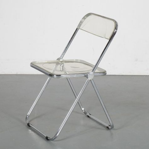 For sale: 1950s 'Plia' folding chair by Giancarlo Piretti for Castelli, Italy | #vntg #vintage Plia Folding Chair, Giancarlo Piretti Chair, Plia Chair, 1960s Chairs, Vintage Minimalism, Kitchen 2023, Giancarlo Piretti, Wassily Chair, Classic Furniture Design