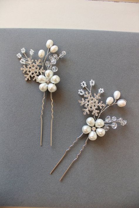 Art Deco Earrings Wedding, Snowflake Hair, Winter Wedding Hair, Bridesmaid Hair Pins, Prom Hair Accessories, Pearl Headpiece, Bridesmaid Pearls, Wedding Hair Comb, Vintage Style Earrings