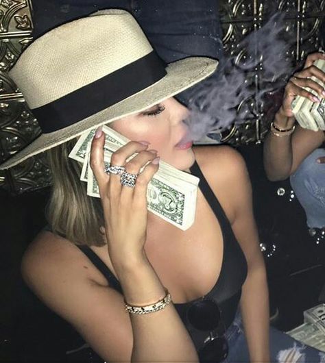 Khloe Money, Kylie Jenner Kim Kardashian, Khloe Kardashian, Kim Kardashian, Kylie Jenner, We Heart It, Lost, Money