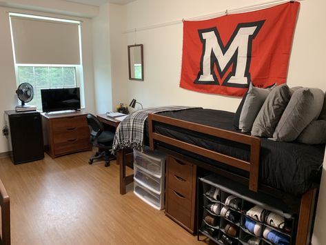 Male College Dorm, Male Dorm Room Ideas Colleges, Miami University Ohio Dorm Room, Dorm Interior, University Bedroom, Dorm Things, Bedroom Ideas Men, Spiderman Aesthetic, Guy Dorm Rooms