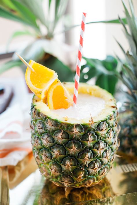 coconut pineapple cups Havana Party, Vegan Drinks Recipes, Pineapple Cup, Brunch Bar, Pineapple Cocktail, Luxury Picnic, Pineapple Drinks, Pineapple Rum, Vegan Drinks