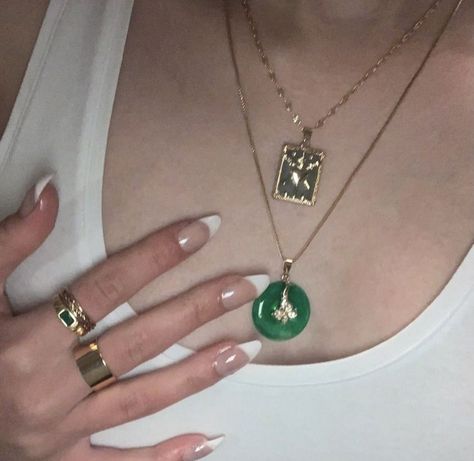 Gold rings Jade Ring Necklace, Jade Jewelry Aesthetic, Jade Necklace Aesthetic, Acrylic Nails Latina, Nails Latina, Jewelry Aesthetic, Gold Necklace Set, Jade Necklace, Ideas Nails