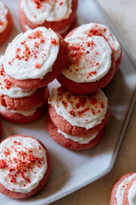 Crinkle Recipe, Cheese Cookies Recipe, Strawberry Cake Mix Cookies, Cream Cheese Cookie Recipe, Lofthouse Cookies, Strawberry Sugar Cookies, Strawberry Shortcake Cookies, Recipe Strawberry, Strawberry Cake Mix