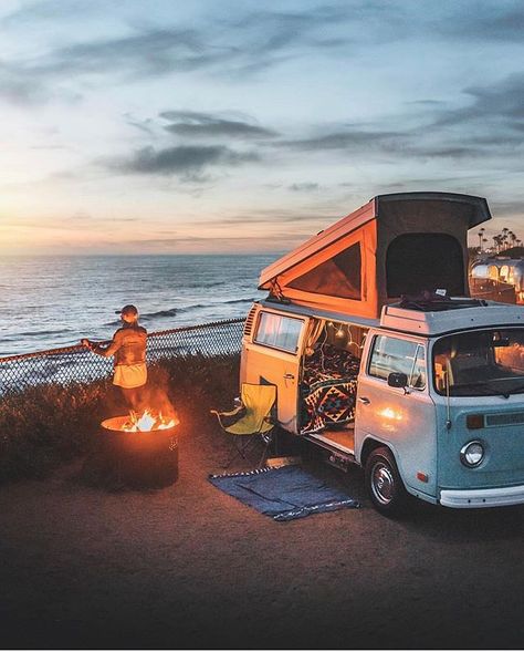 Yah, we’ll take this over the “ocean waves” white noise machine any day. 🚐: @vwsurfari 📷: @kyle.fredrickson Volkswagen Bus Interior, Road Trip Van, Kombi Motorhome, Vw Camper Van, Kombi Home, Volkswagen Van, Vintage Vw Bus, Combi Volkswagen, Combi Vw