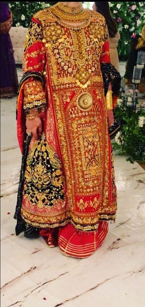 Balochi Bridal Dress Design, Balochi Dresses, Balochi Embroidery, Bridal Clothes, Simple Kurta, Wedding Fits, Eastern Wear, Best Hair Dye, Arabic Makeup