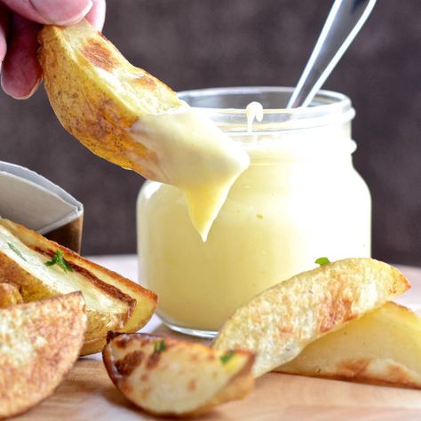 This homemade mayonnaise recipe is really quick and simple to make and tastes delicious. Garlic Dip Recipes, Garlic Mayonnaise, Homemade Mayonnaise Recipe, Roasted Carrots And Parsnips, My Recipe Book, Honey Roasted Carrots, Potato Wedges Baked, Garlic Dip, Mayonnaise Recipe