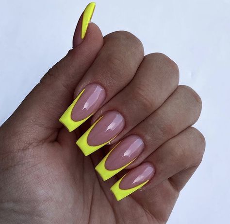 Neon Yellow Nails, Lemon Nails, Yellow Nail Art, French Tip Acrylic Nails, Cute Acrylic Nail Designs, Glow Nails, Acrylic Nails Coffin Short, Neon Nails, Neutral Nails