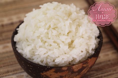 Perfect White Rice on Stove for Korean / Japanese Cuisine Rice On Stove, Asian At Home, Korean Rice Cake Soup, Spicy Miso Ramen Recipe, Perfect White Rice, Doenjang Recipe, Beef Bulgogi Recipe, Rice On The Stove, Bulgogi Recipe