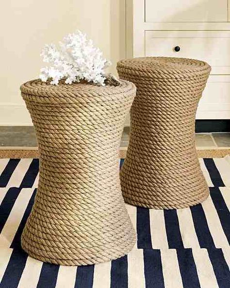 rope wrapped furniture | Rope wrapped awesomeness. Summer Beach House, Rope Diy, Diy End Tables, Rope Crafts, Decoration Originale, Nautical Home, Beach Crafts, Snl, Nautical Decor