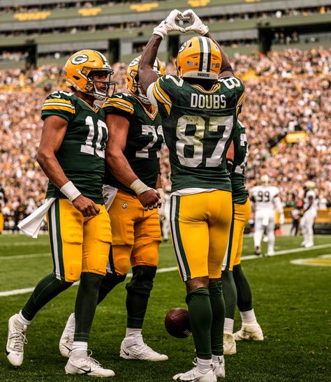 Green Bay Packers Art, Green Bay Packers Wallpaper, Green Packers, Jordan Love, Jordy Nelson, Kobe Bryant Poster, Nfl Football Art, Green Bay Packers Fans, Hip Hop Poster