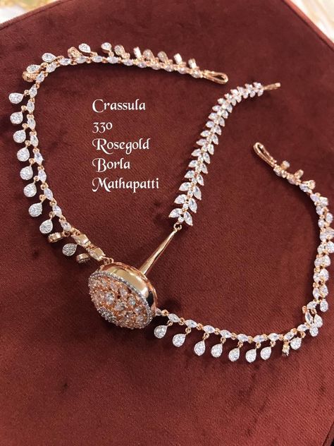 Rakhadi Designs New Gold, Gold Rakhdi Set Design, Rakhdi Borla Designs Gold Rajasthani, Gold Mathapatti Design, Rakhadi Designs Gold, Rakhdi Borla Designs Gold, Rakhadi Designs, Pearl Necklace Tutorial, Brides Jewellery