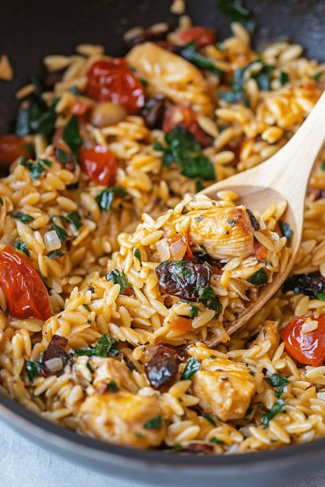 Mediterranean Chicken And Orzo, Chicken Orzo Recipes, Orzo With Chicken, Chicken With Orzo, Chicken And Orzo, Mediterranean Orzo, Fall Meals, Breakfast Yummy, Orzo Recipes